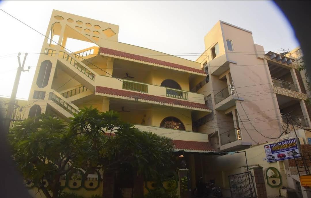 Padmavathi Family Guest House Visakhapatnam Zewnętrze zdjęcie